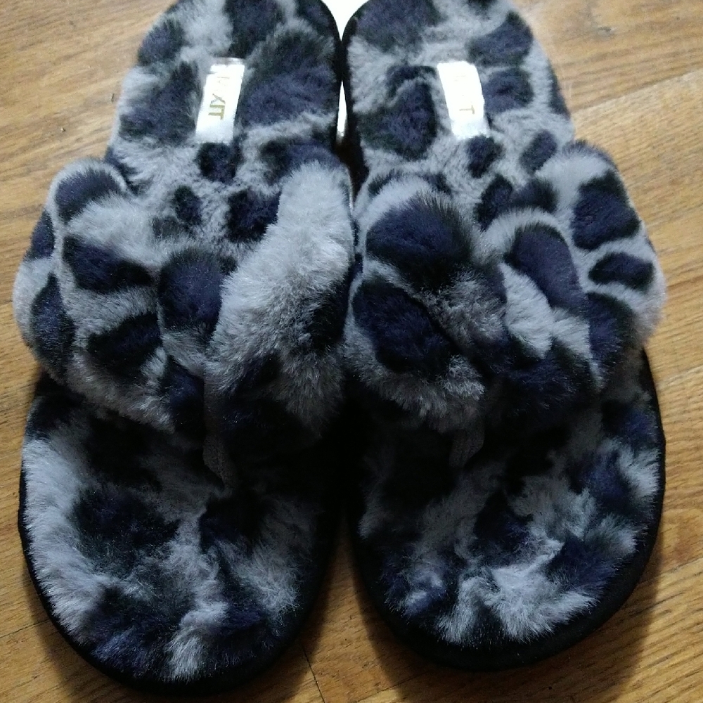 Mixit Gray and Black Fuzzy Slippers
